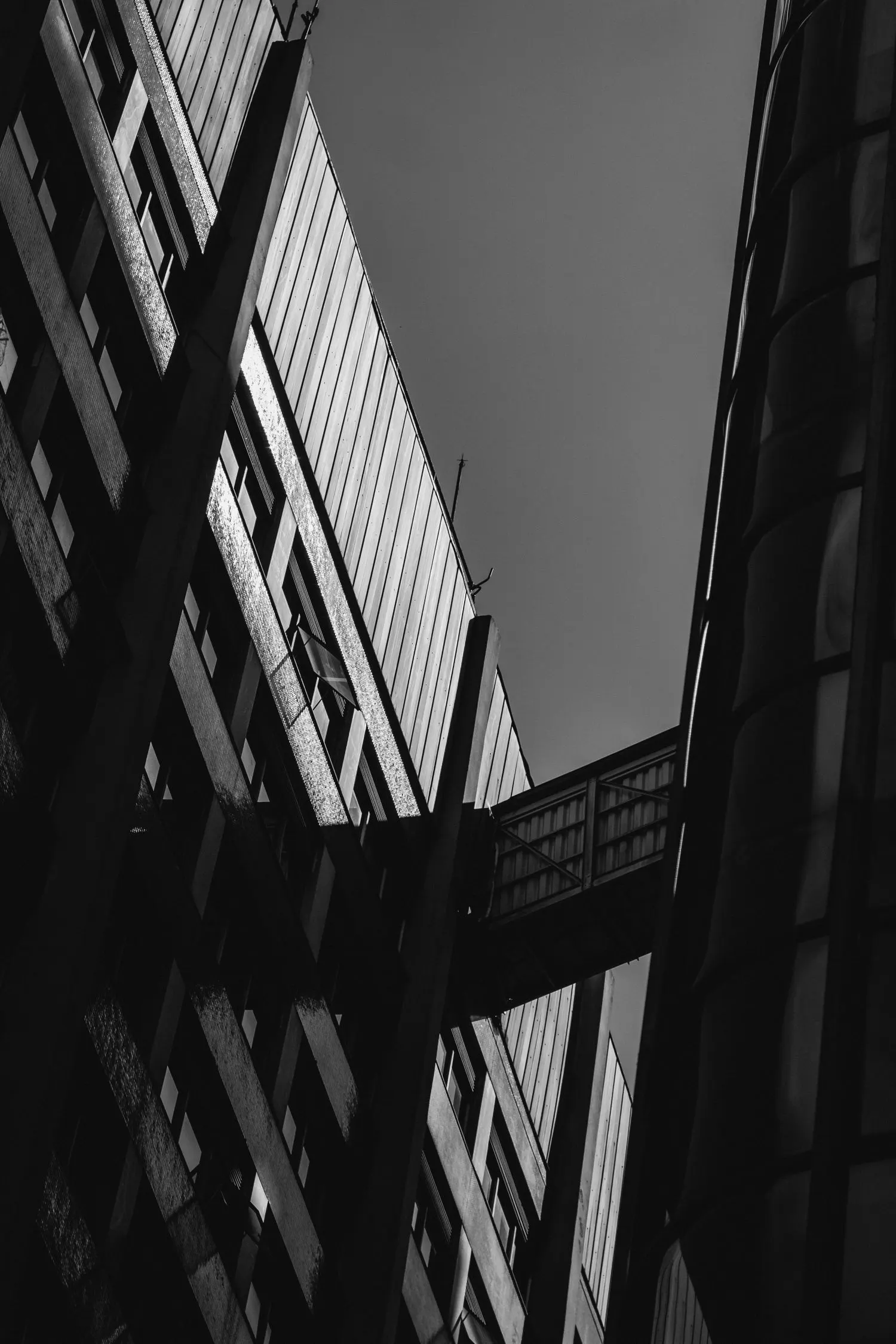 Architecture monumentale en contre-plongée