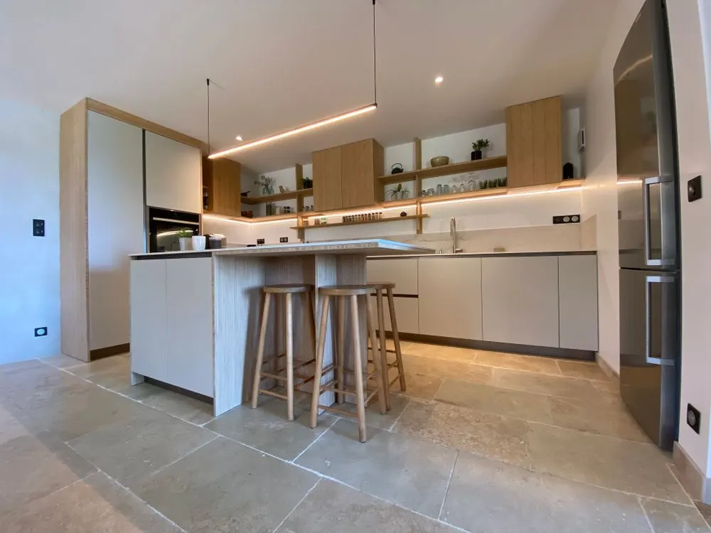 Cuisine contemporaine livrée