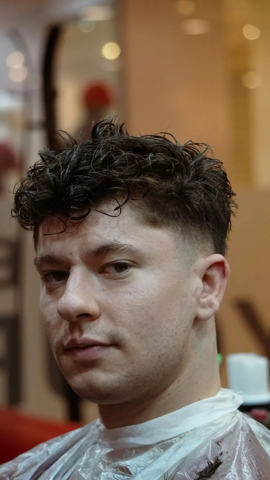 Mid fade avec dessus bouclé texturé