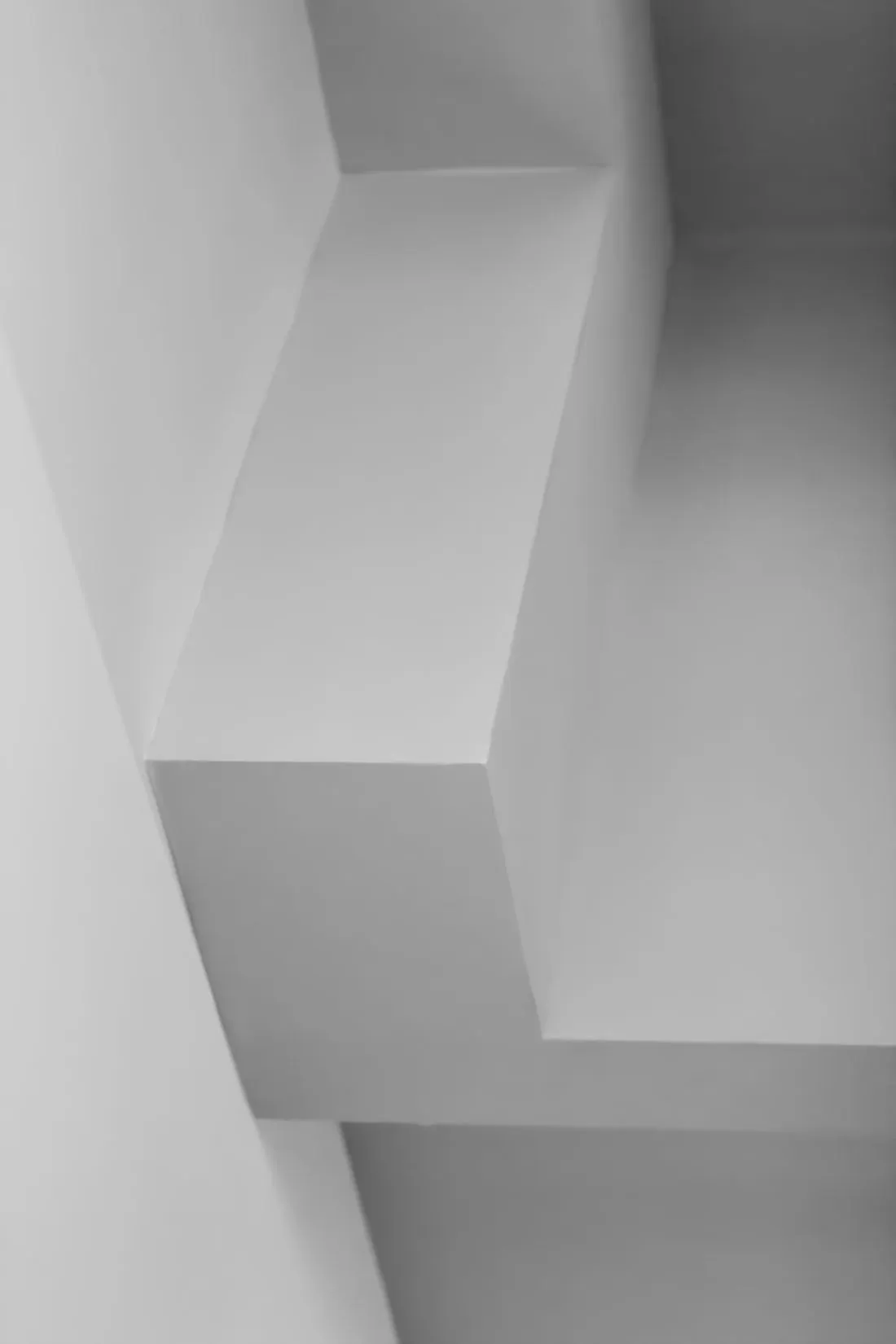 Escalier sculptural blanc