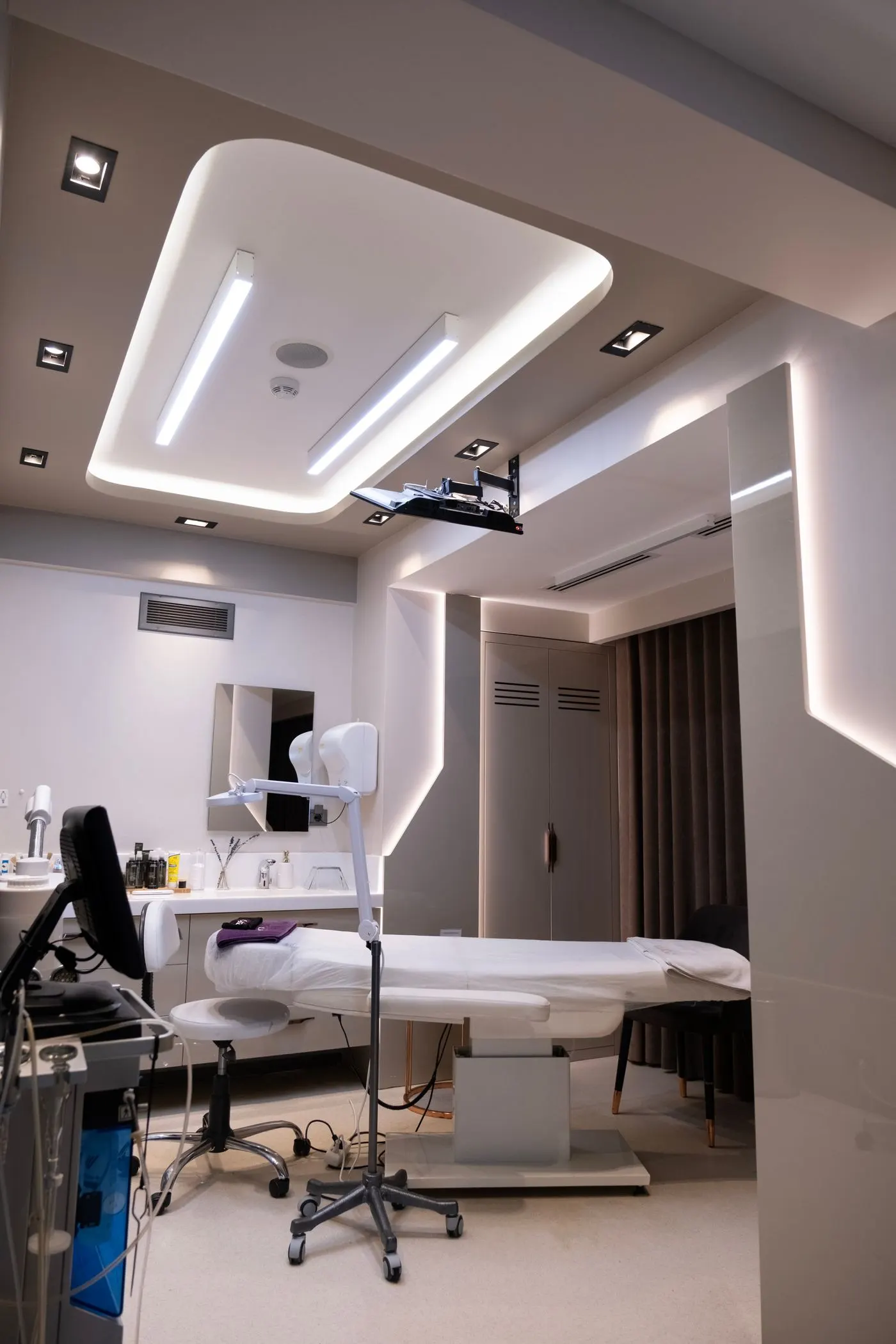 Salle de soins moderne du cabinet